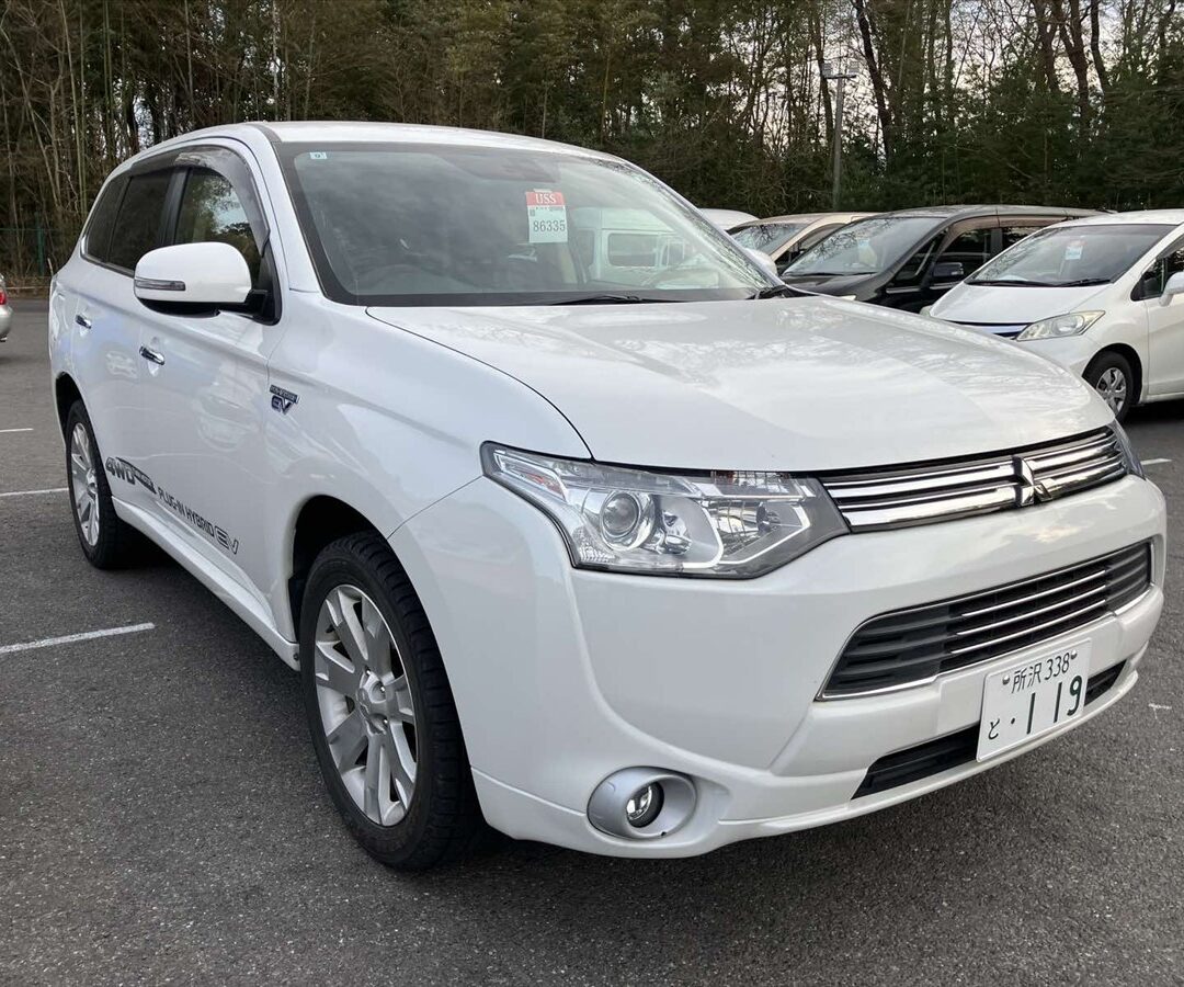 Mitsubishi OUTLANDER PHEV 2013